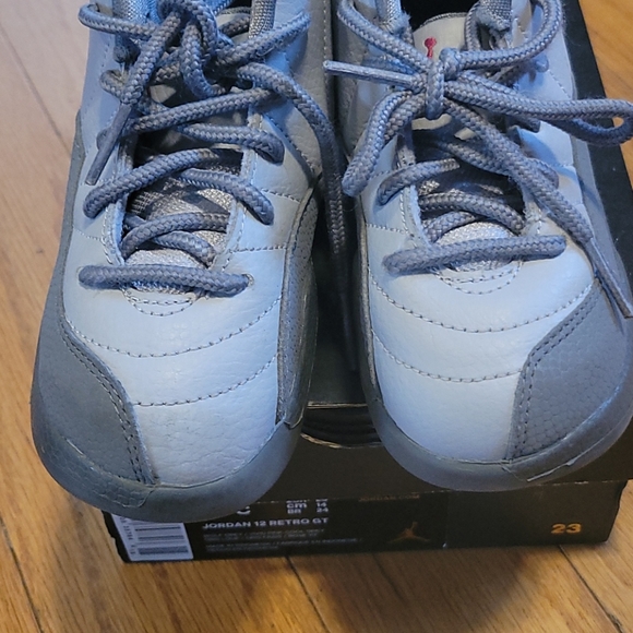 Retro 12 - Picture 9 of 10